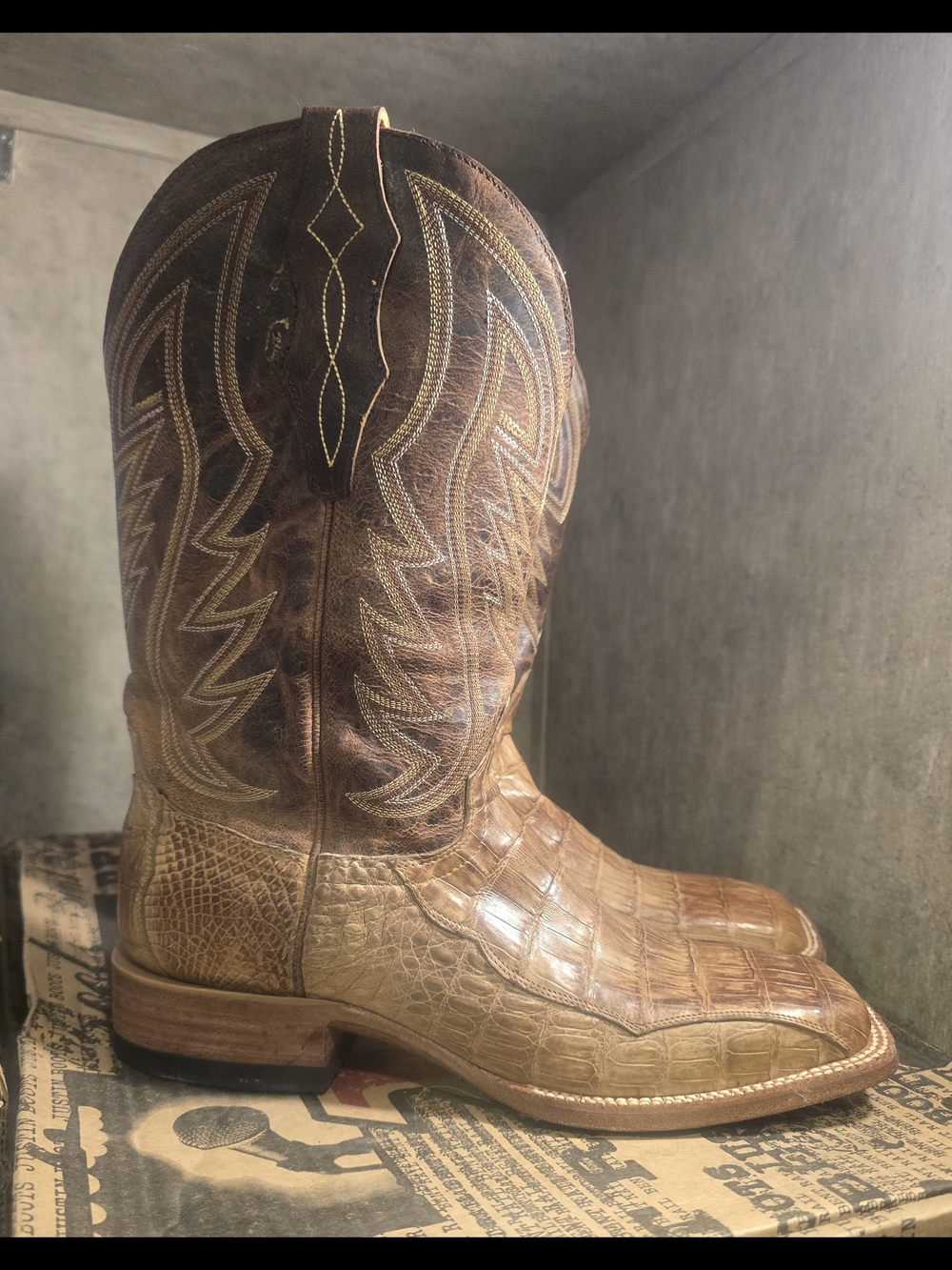 Cavenders Alligator Boots size 8D